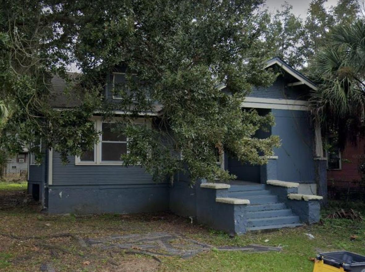 DSC01432.jpeg Before photos of the house on Dwarf Pine Avenue